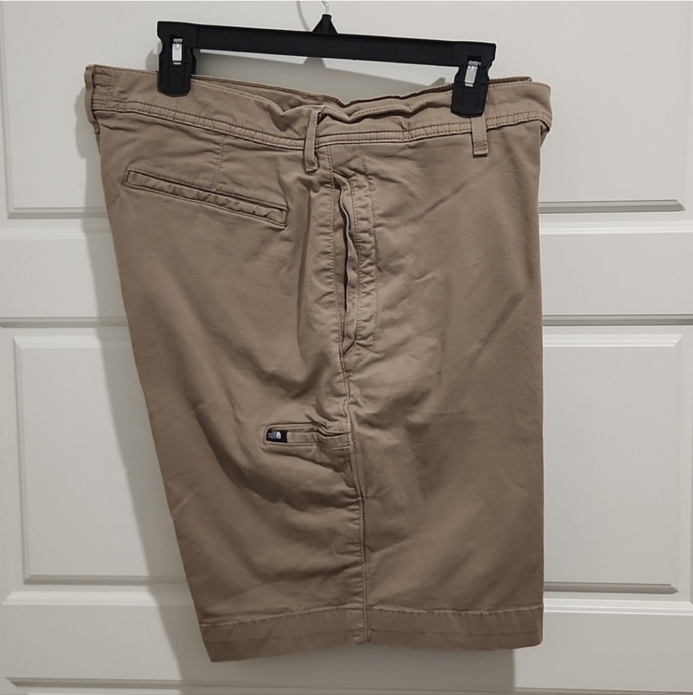 THE NORTH FACE SHORTS